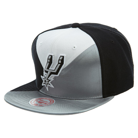 Mitchell&ness San Antonio Spurs Snapback #32 Unisex Style : Mm18162