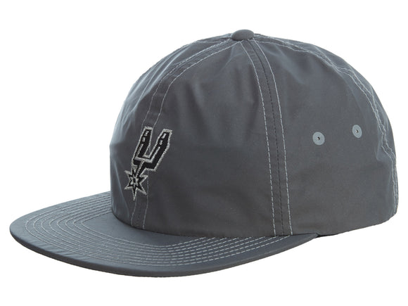 Mitchell&ness Distressed Reflective San Antonio Spurs Snapback #35 Unisex Style : 017vz